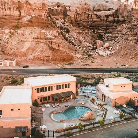 Bluff Dwellings Resort エクステリア 写真